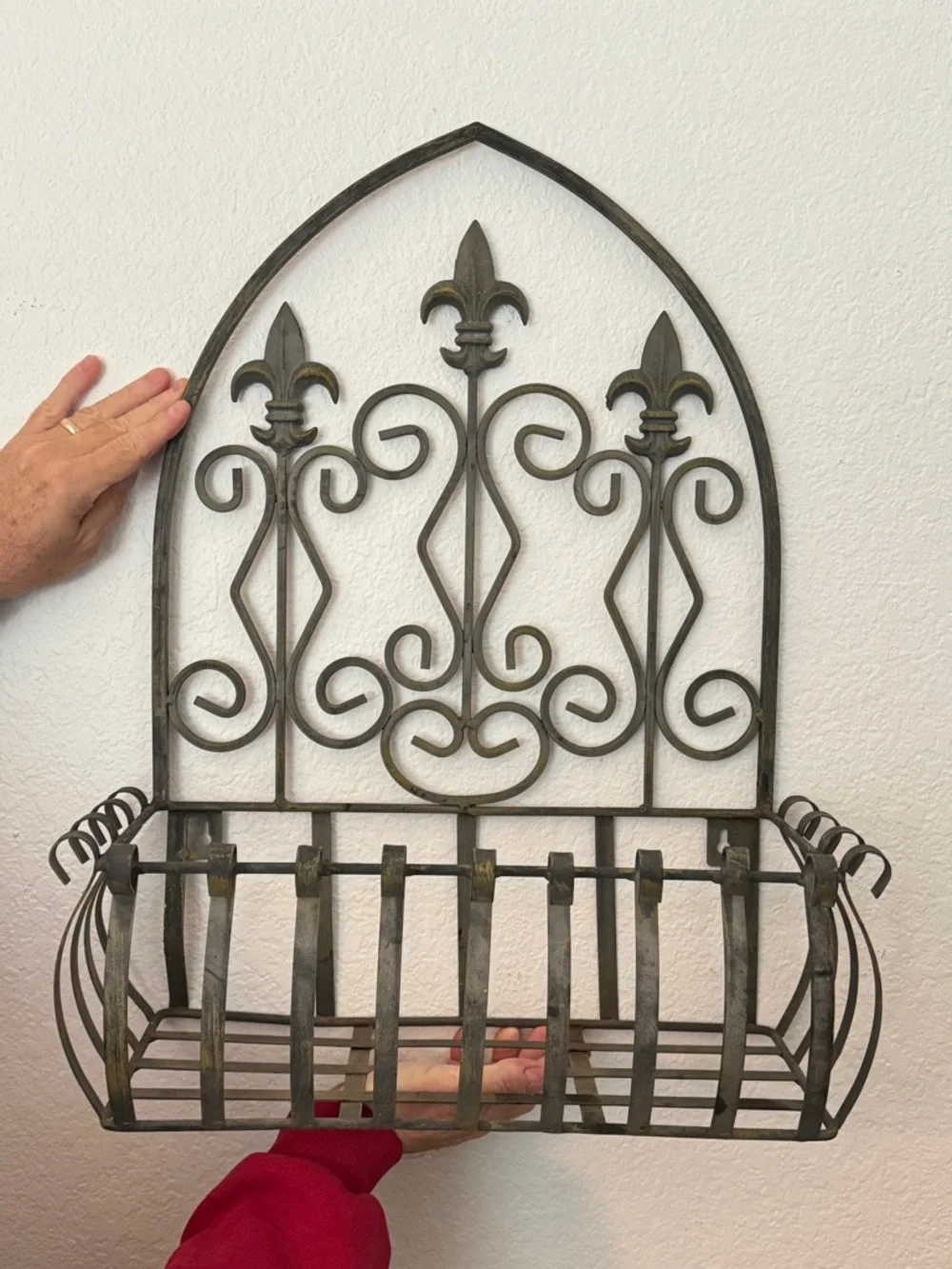 Vintage Scroll Design Iron Wall Rack/Shelf Rustic French Country Decor 18”w 23”h